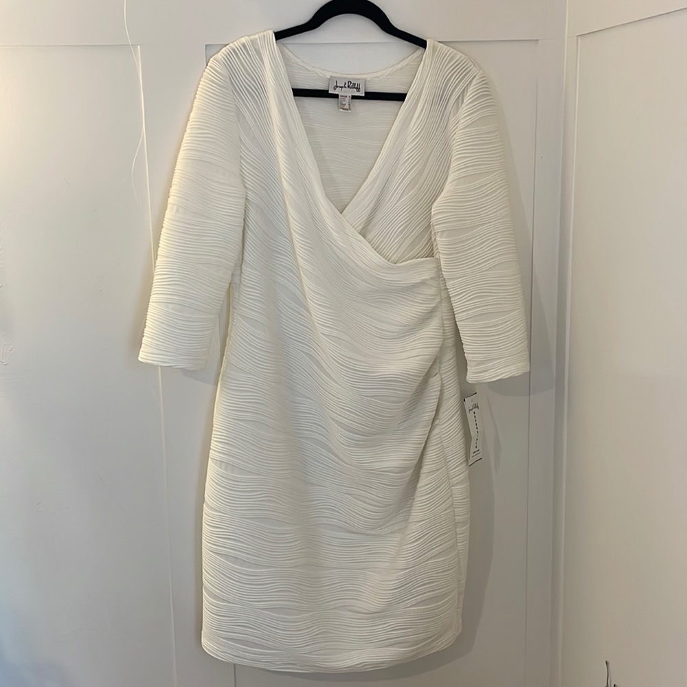 Reversible white knee-length cocktail dress